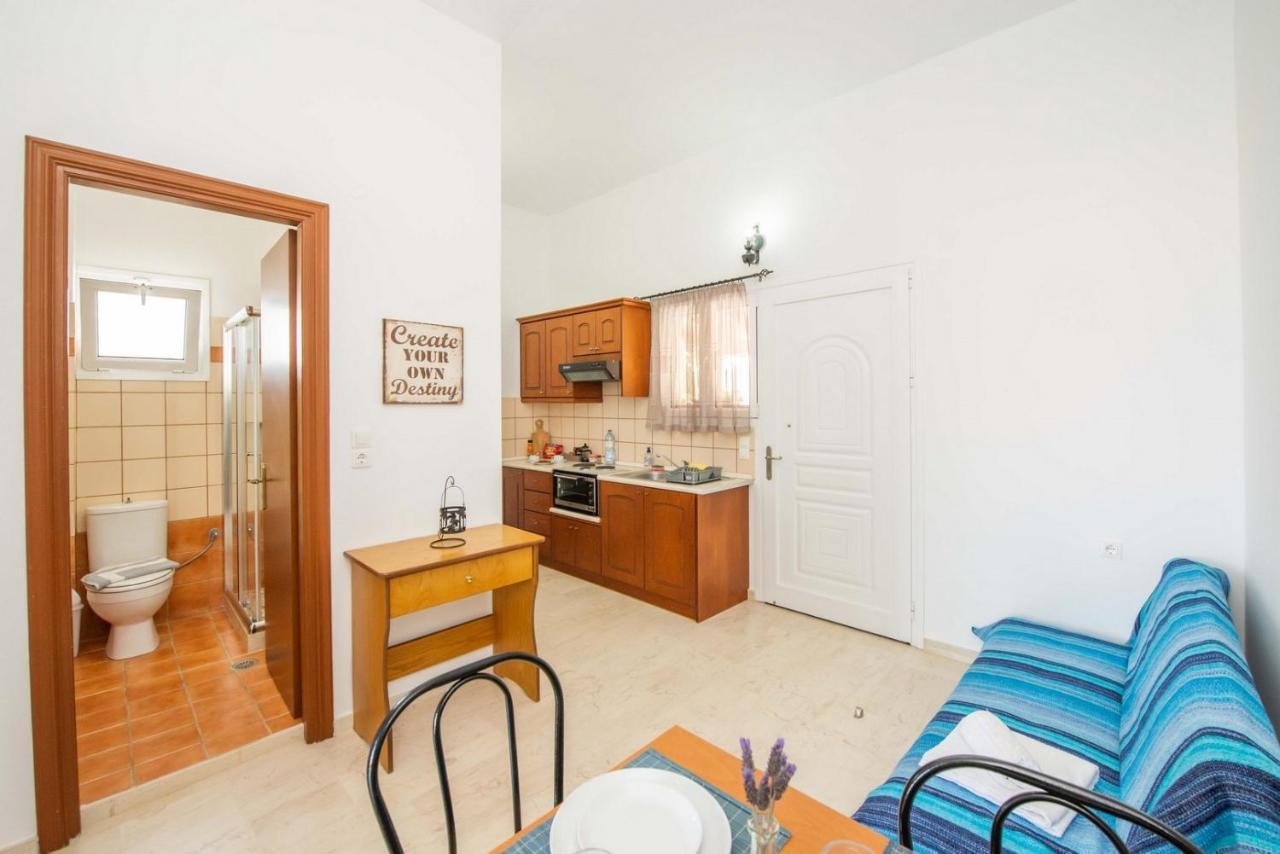 Lena'S Apartments Astrakeri 外观 照片