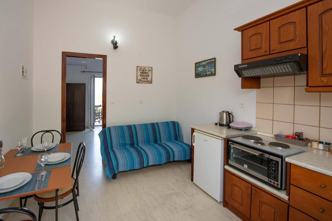 Lena'S Apartments Astrakeri 外观 照片